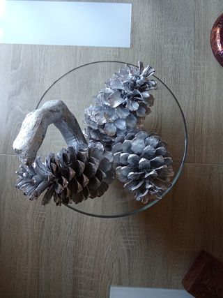 Centro mesa piñas y raíz  Artesano y rustico