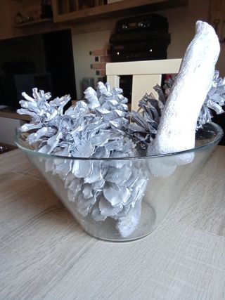 Centro mesa piñas y raíz  Artesano y rustico