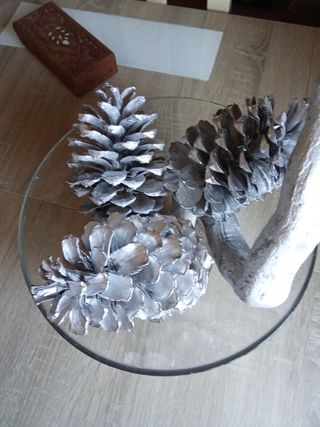 Centro mesa piñas y raíz  Artesano y rustico