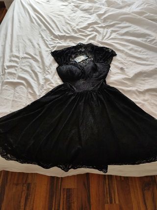 Vestido negro Guess