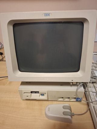 IBM PS/1 - Ordenador antiguo