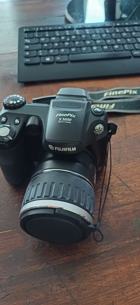 Fujifilm FinePix S5600 - Fotocamera Digitale