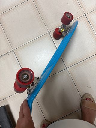 Skate azul usado. tengo dos iguales 