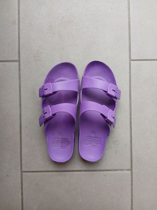 Sandalias Scholl moradas