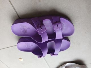 Sandalias Scholl moradas