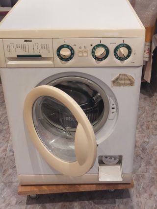 Lavadora Zanussi FLX 804