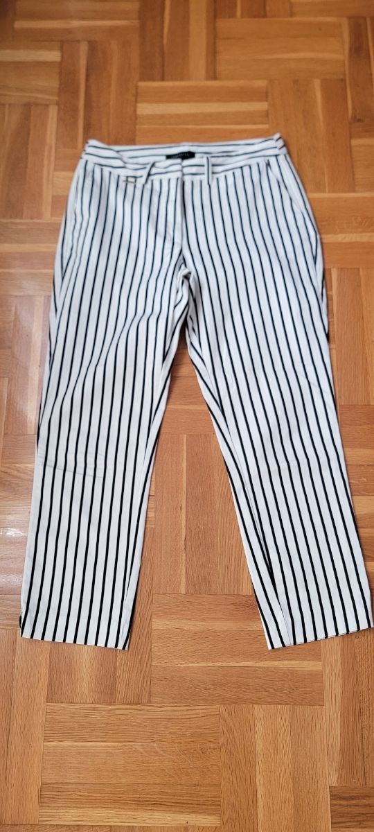 Pantalones rayas blancas y negras