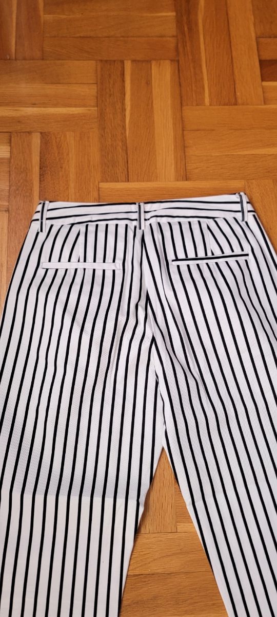 Pantalones rayas blancas y negras