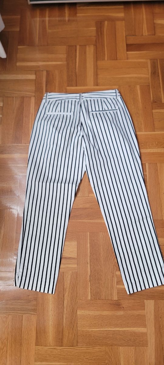 Pantalones rayas blancas y negras
