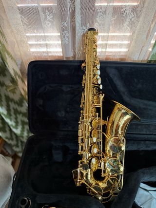 Saxo Alto Yamaha dorado