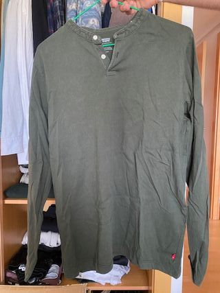 camisetas, polos, zapatillas, sudaderas, vaqueros