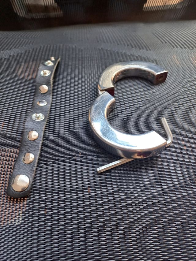 Anillo íntimo metálico | Grande