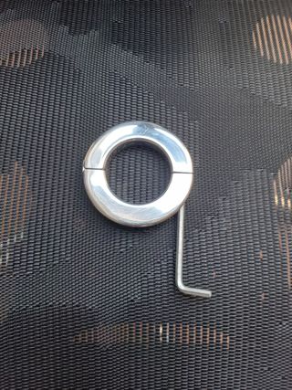 Anillo íntimo metálico | Grande