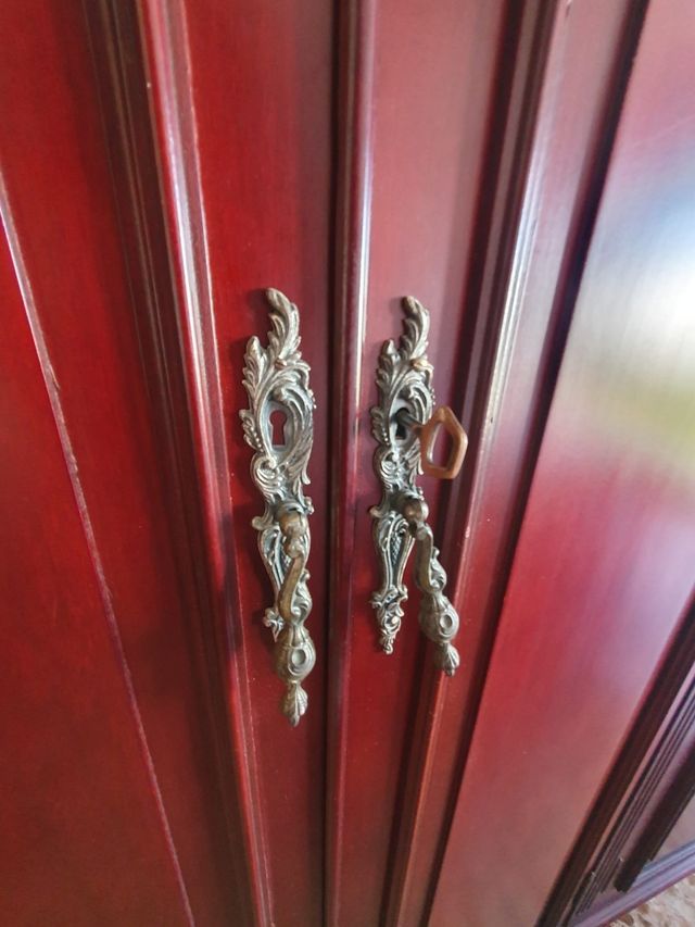 Armario antiguo 6 puertas en perfecto estado