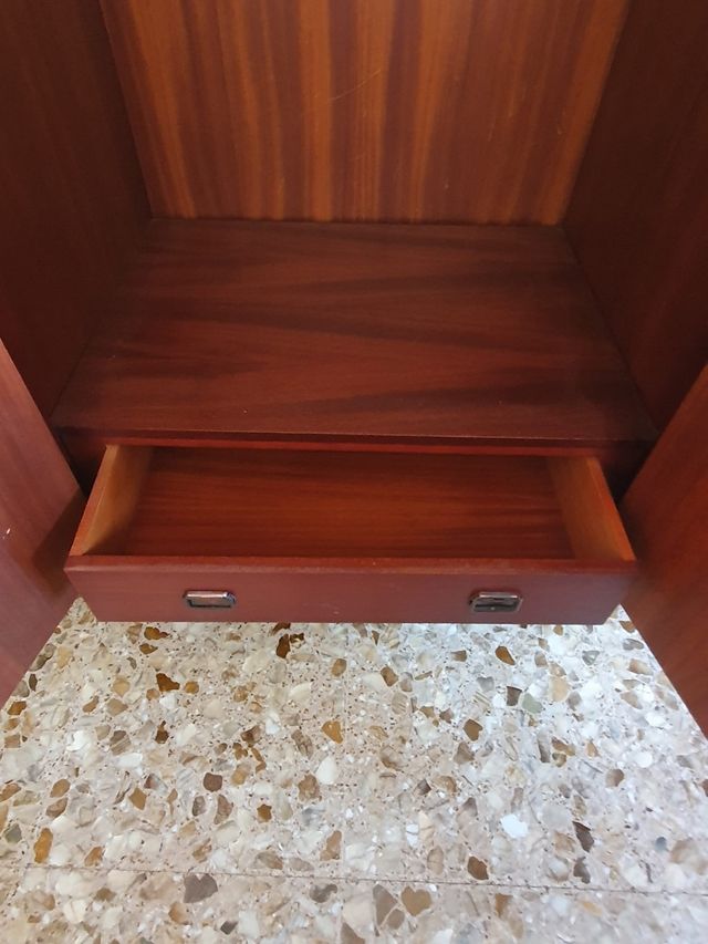 Armario antiguo 6 puertas en perfecto estado