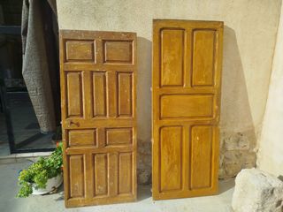 2 Puertas madera macizas antiguas