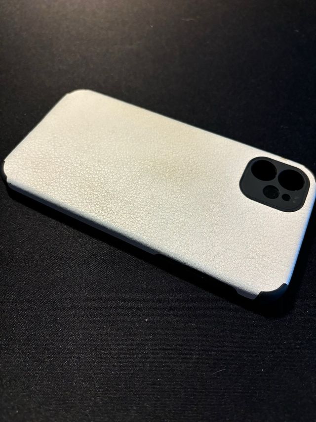 6 custodie per iPhone 11 - Assortite