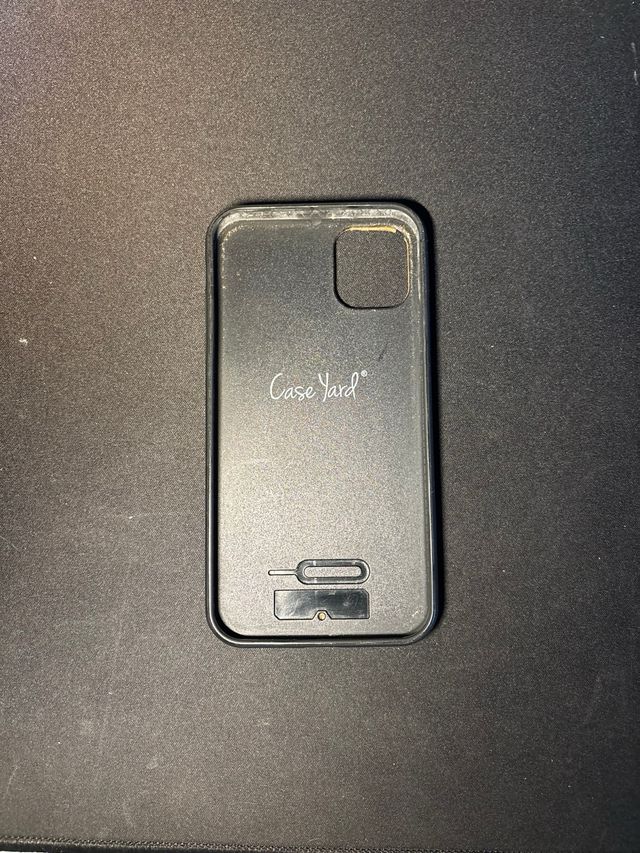 6 custodie per iPhone 11 - Assortite