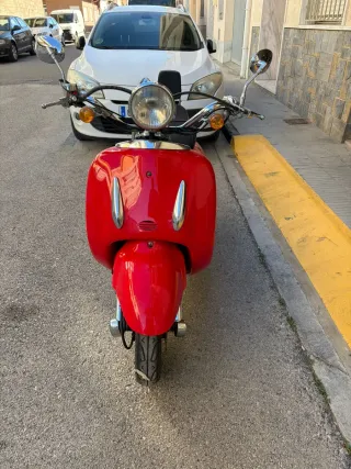 Moto Znen 49cc roja