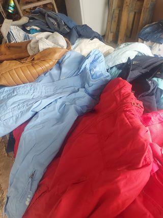 Abrigos niños 2ª mano: 2 anoraks y otros