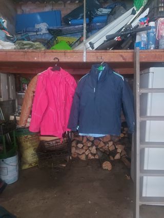 Abrigos niños 2ª mano: 2 anoraks y otros