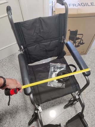 Silla de ruedas estrecha para interior