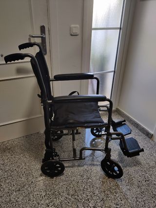Silla de ruedas estrecha para interior