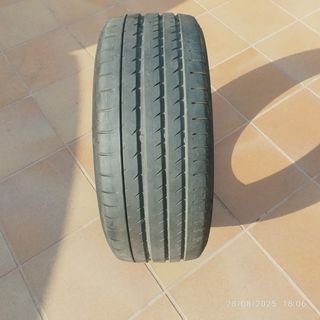 Neumático YOKOHAMA ADVAN SPORT 