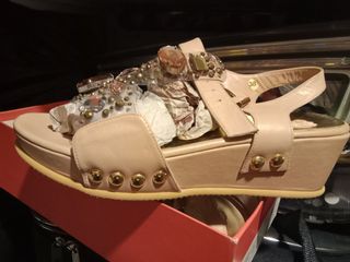 Sandalias Renata beige talla 39