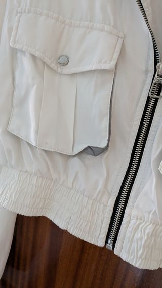 Chaqueta blanca Bershka 