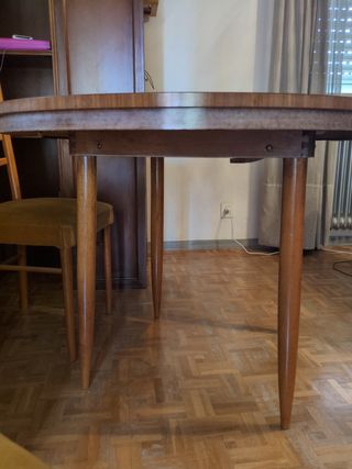 Mesa redonda extensible de madera