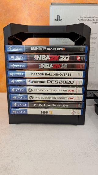 PS4 + 3 mandos y 9 juegos