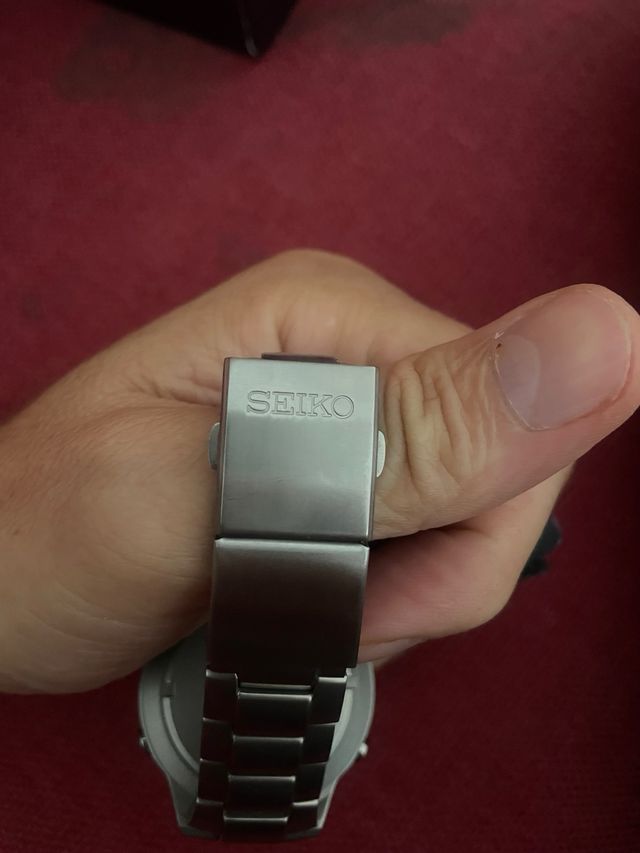 Reloj Seiko Ana-Digi Titanio H023