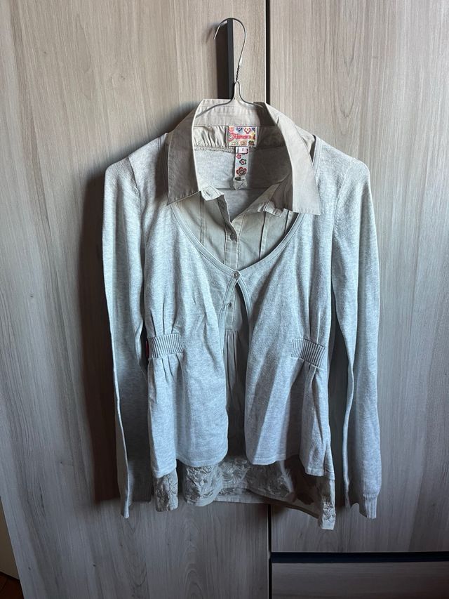 Conjunto camisa y cárdigan beige