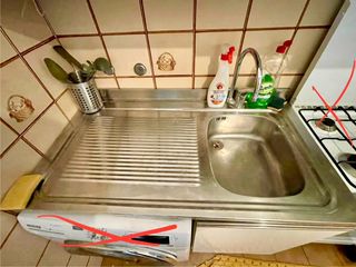 Cucina con cappa senza elettrodomestici