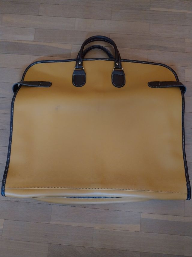 Maleta portatrajes/vestidos unisex.