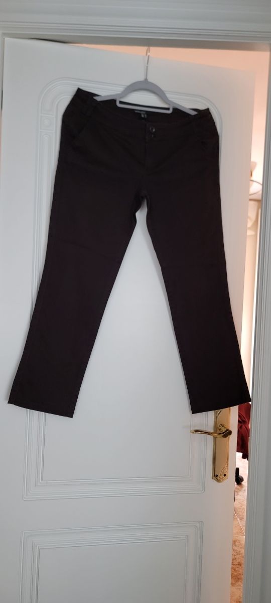 Pantalones Mango marrón