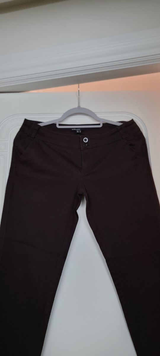 Pantalones Mango marrón