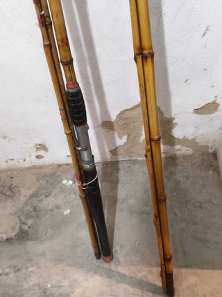 Zurrón pesca vintage más 2 cañas 