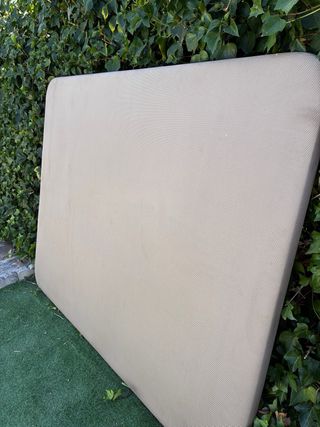 Base tapizada 150cm.