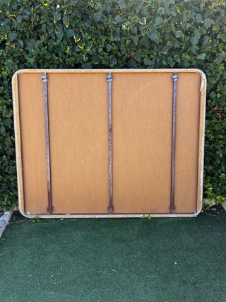 Base tapizada 150cm.