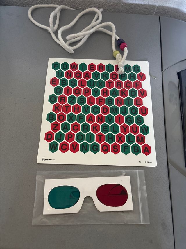 Juego estereoscópico de letras