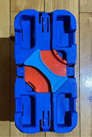 Caja Hot Wheels: Pistas y coches.