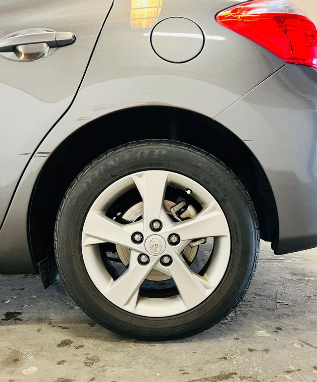 Toyota Auris 2011