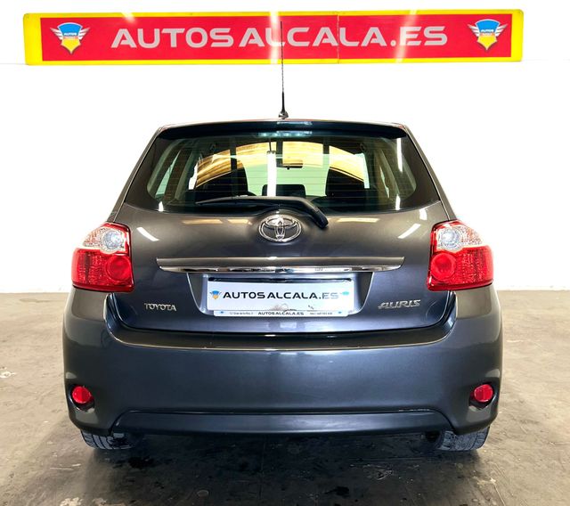 Toyota Auris 2011