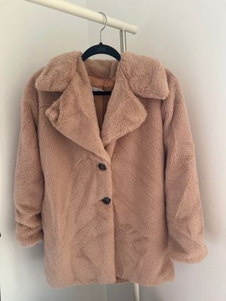 Abrigo peluche beige