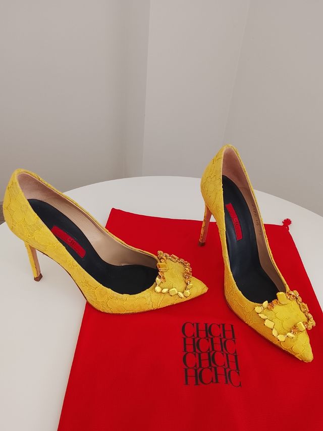 Salones Carolina Herrera amarillos