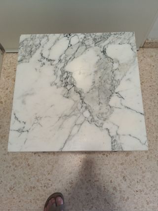 Mesa mármol cuadrada - 47x47x45cm
