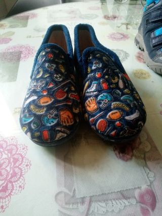 Botas Quechua y zapatillas niño