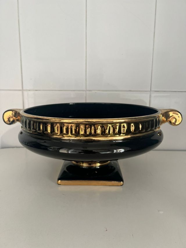 Frutero dorado negro